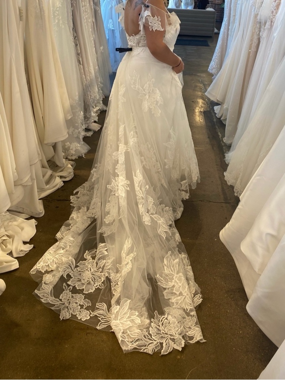 Elegant White Lace A-Line Bridal Dress with Floral Appliqué